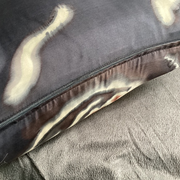 ARTIST SIGNED  PAINTED SILK FABRIC DECORATIVE SQUARE CUSHION COVER & INSERT 14in - Picture 8 of 12